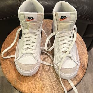 Nike Blazer mid 77 youth size 4Y